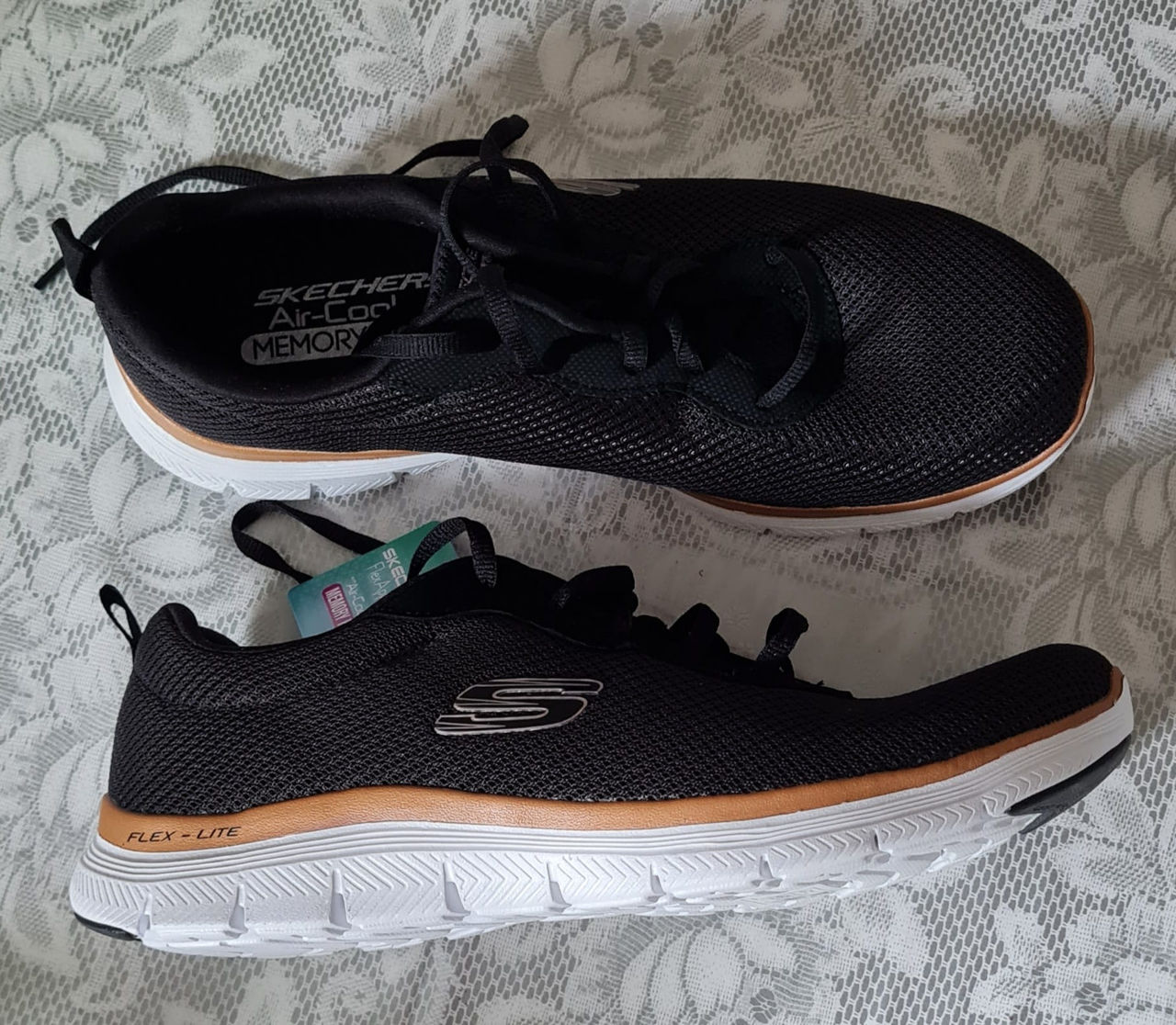 Кроссовки женские Skechers air-cooled memory foam