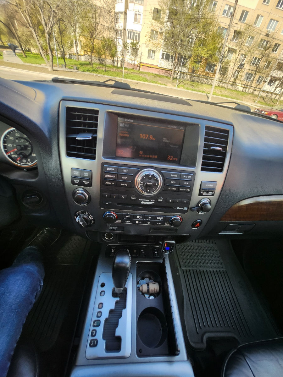 Nissan Armada фото 8