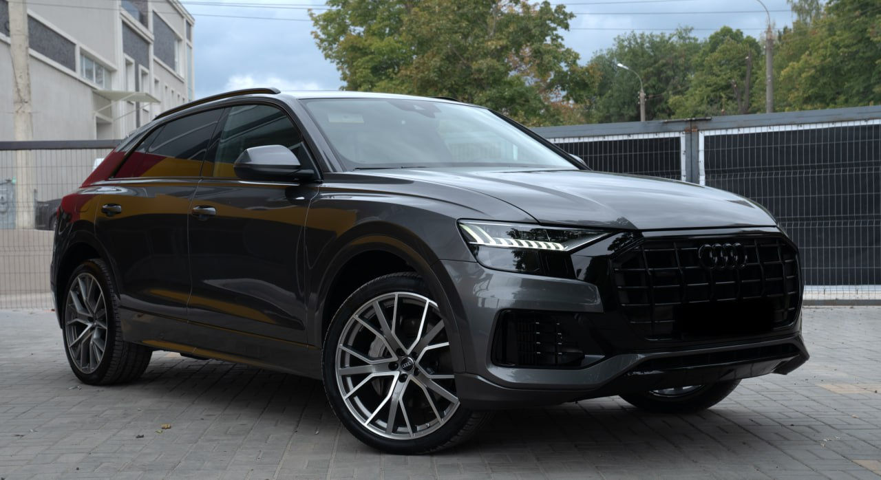 AudiQ8