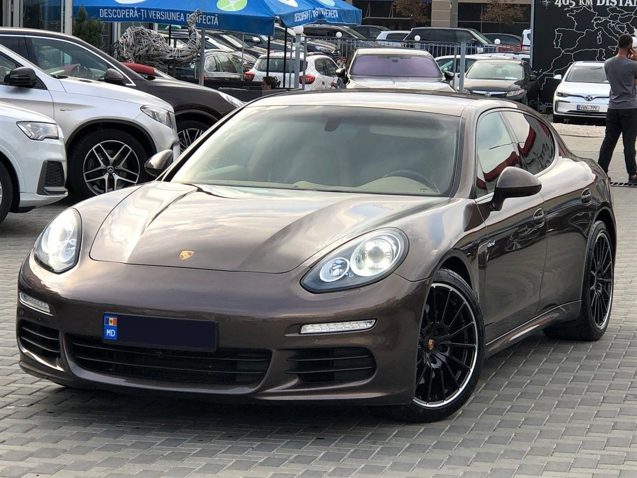 Porsche Panamera foto 0