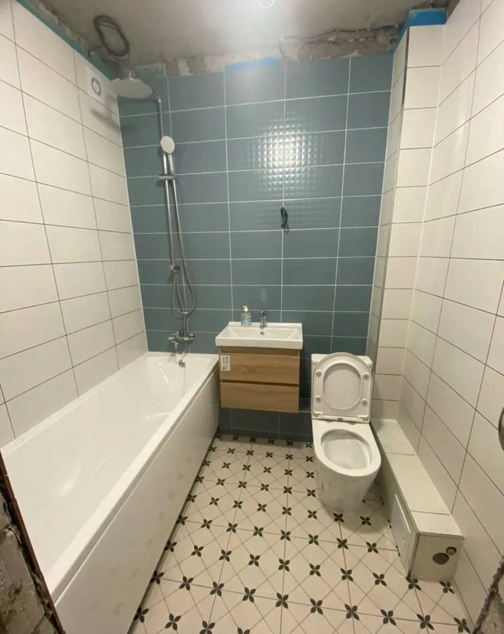 Instalăm plitca, gresie și faianță pentru baie, bucătărie, scări, podele etc. foto 4