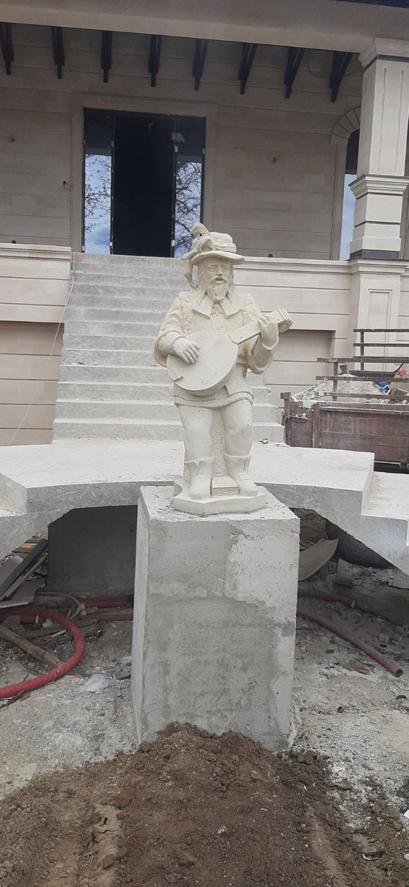 Sculpturi din piatră de Cosăuţi. фото 3