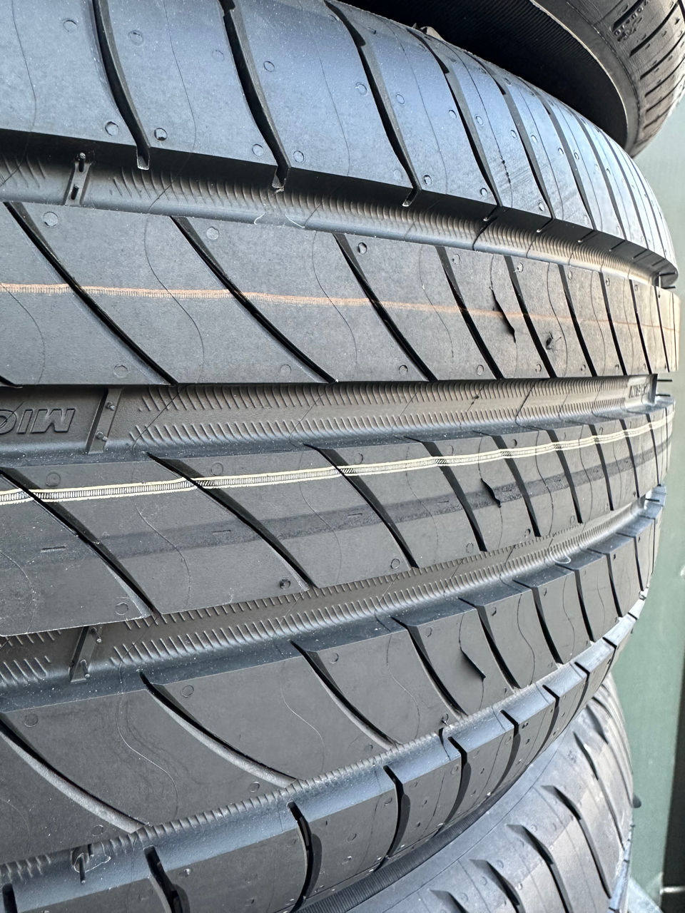 215/65 R17 Michelin Noi 2023 foto 3