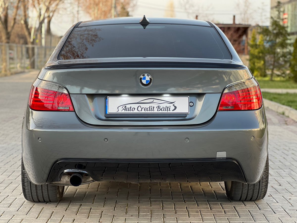 BMW 5 Series foto 4