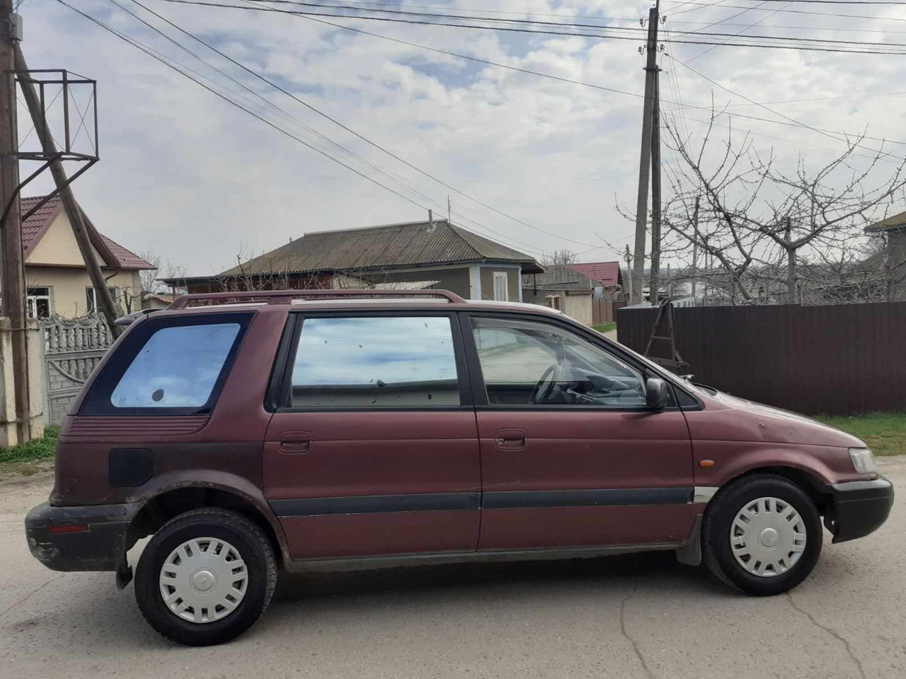 Mitsubishi Space Wagon foto 1