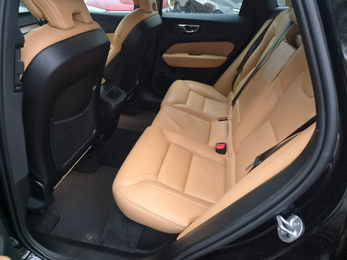 Volvo XC60 2022 photo 14