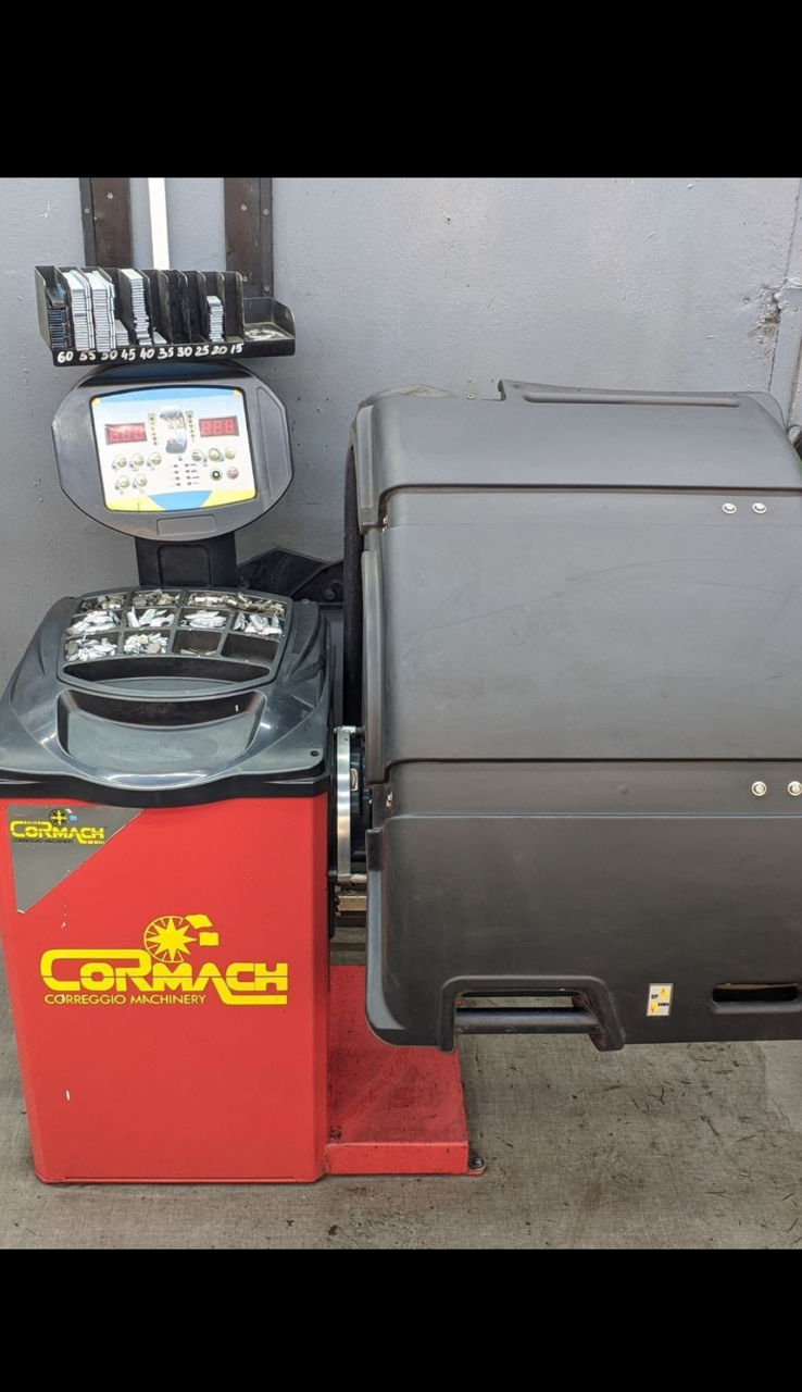 Балансировочный станок Итальянской фирмы CorMach, модель MEC 20