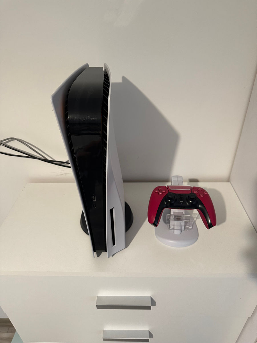 Продаю PlayStation 5 с активной подпиской PS+ фото 0