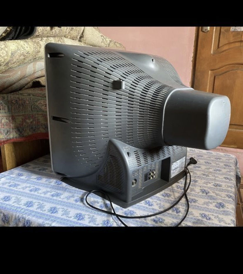 Televizor LG 200 lei