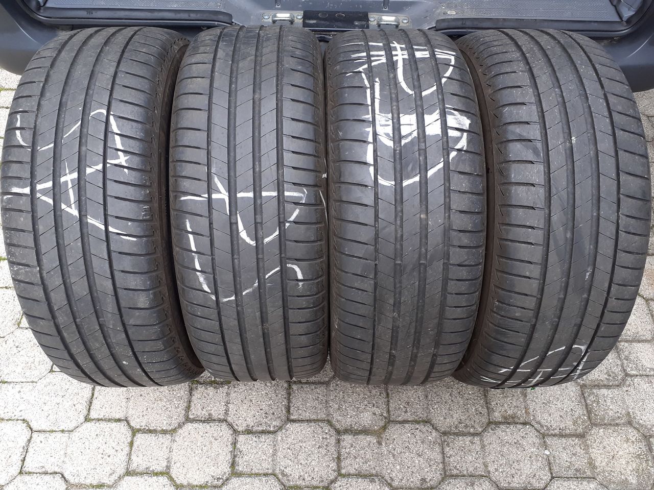 225 55 R18 Bridgestone