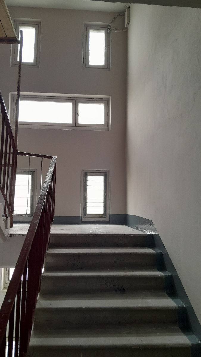 Reparatie cosmetica in scara blocului foto 1