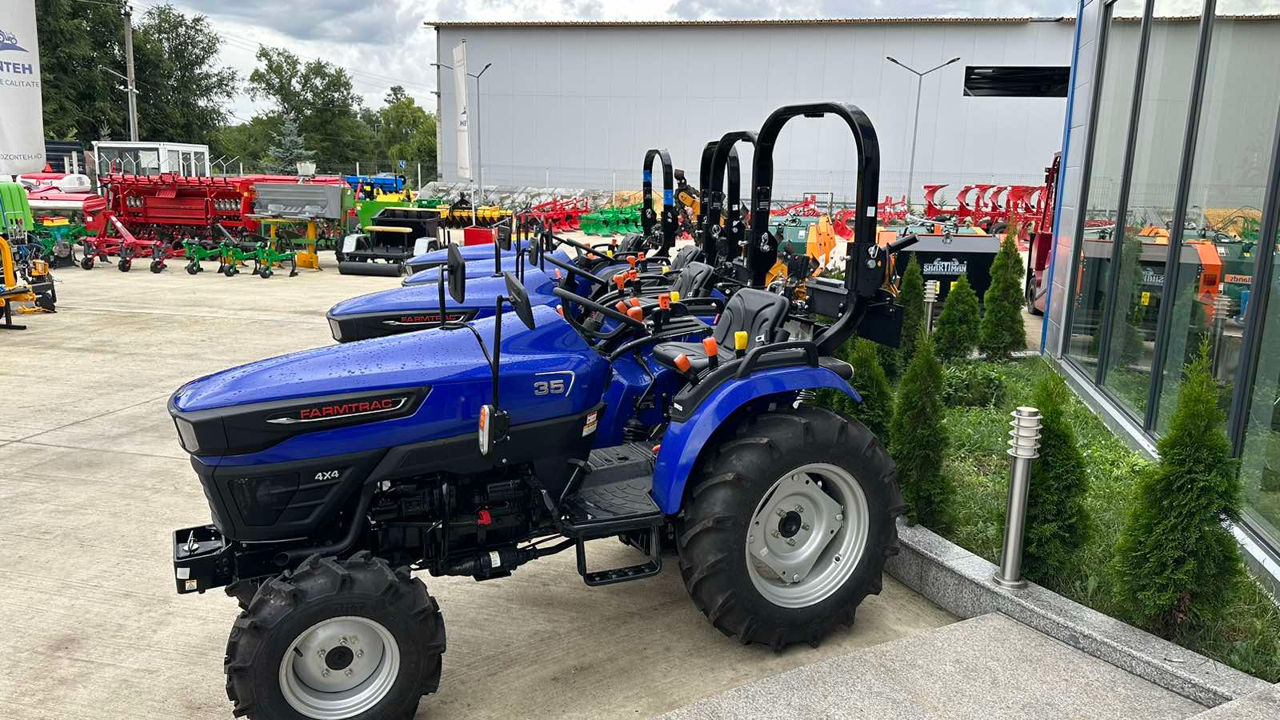 Farmtrac Atom 30 este un tractor impresionant care combină eleganța cu performanța remarcabilă. foto 2