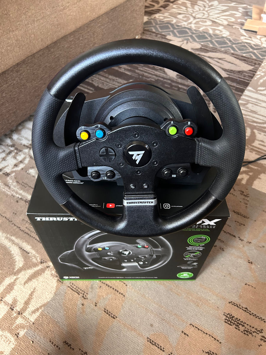 Vând volan Thrustmaster TMX foto 1