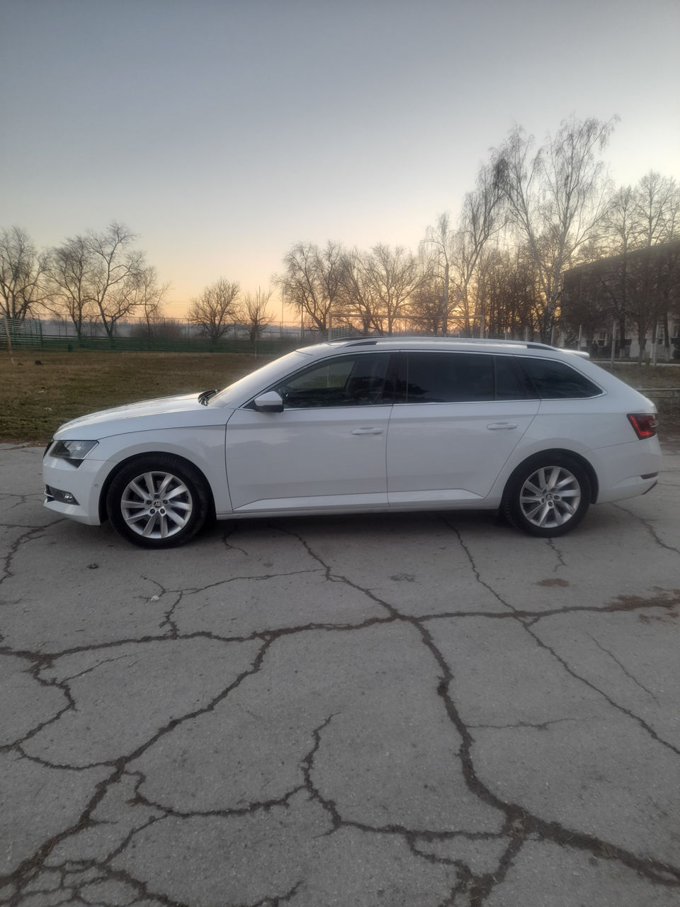 Skoda Superb foto 2