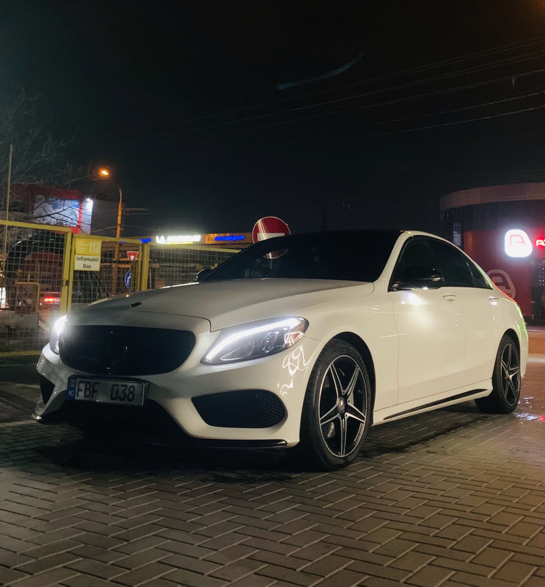 Mercedes C-Class foto 2