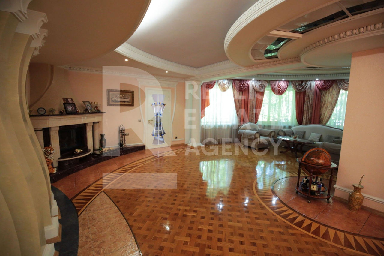Vânzare, casă, 3 nivele, 14 camere, strada Independenței, Bălți foto 1