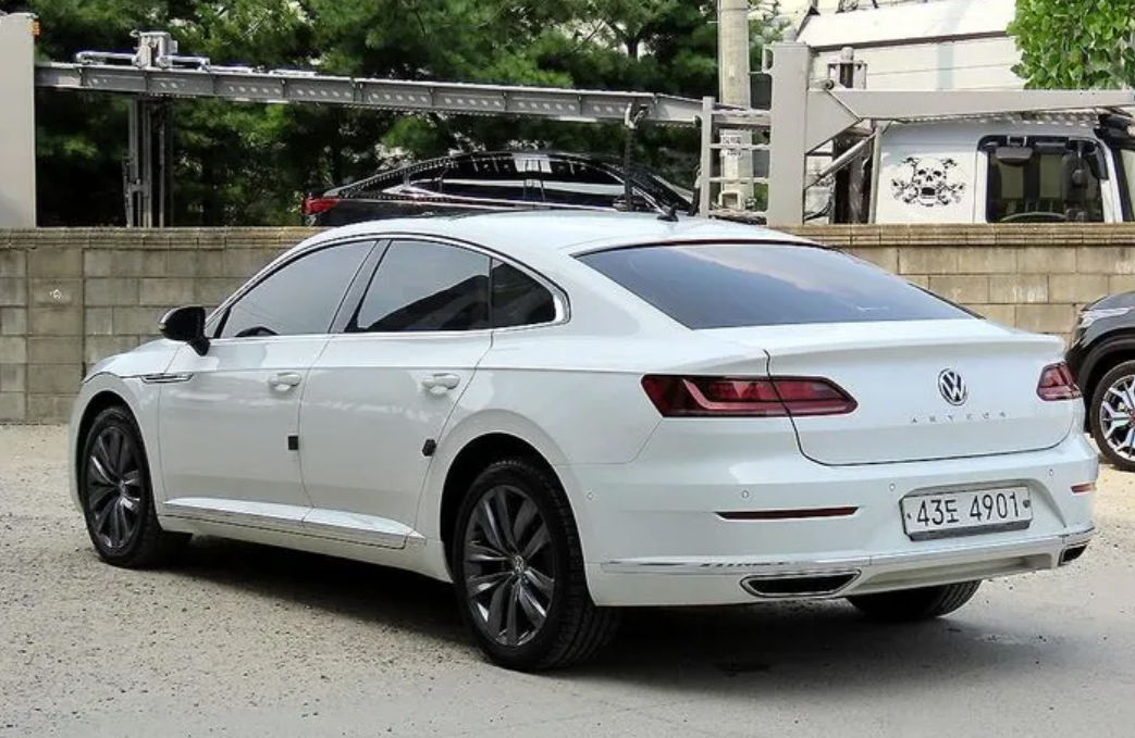 Volkswagen Arteon foto 1