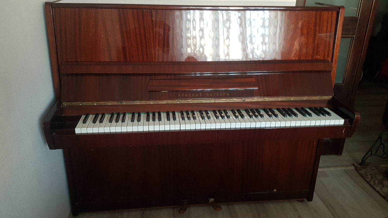 Пианино "Красный Октябрь" 380€