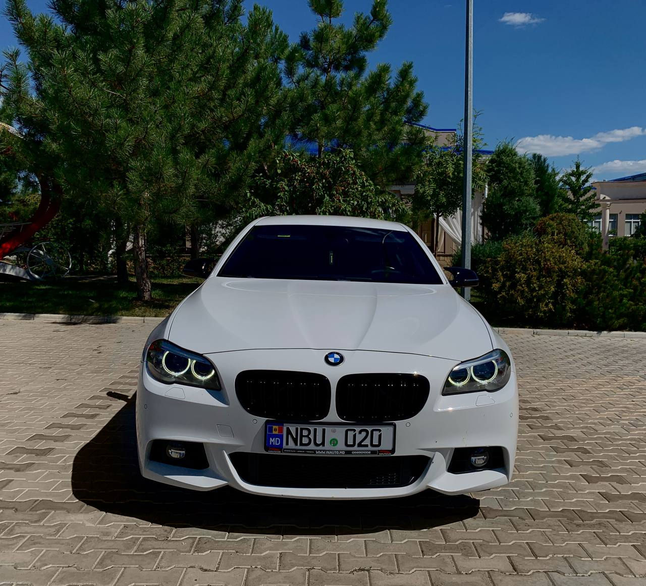 BMW 5 Series foto 2