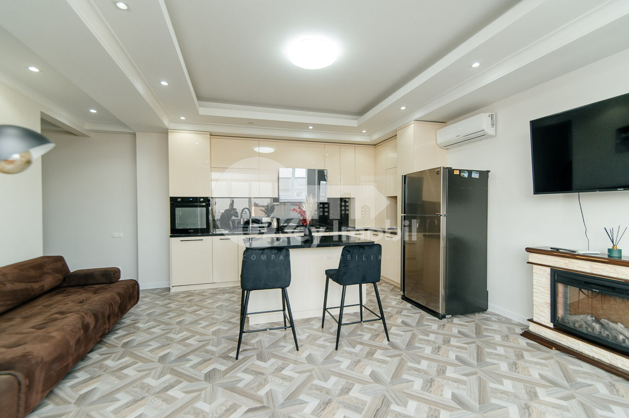 Apartament, Centru, 95 mp, 1050 € ! foto 4