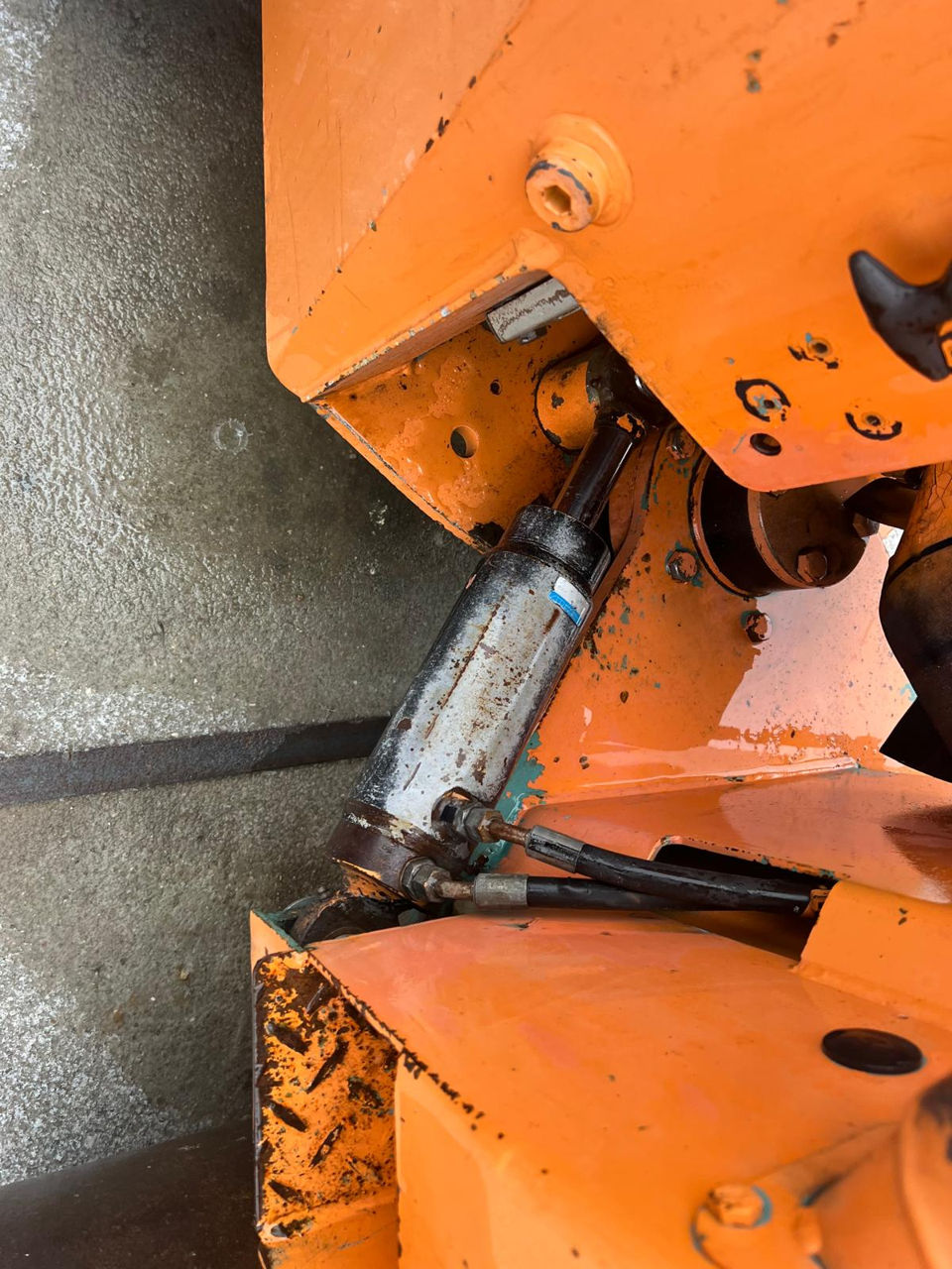 Cilindru compactor Ammann AV 23 – 2,5 Tone , 33 Hp + Video foto 13