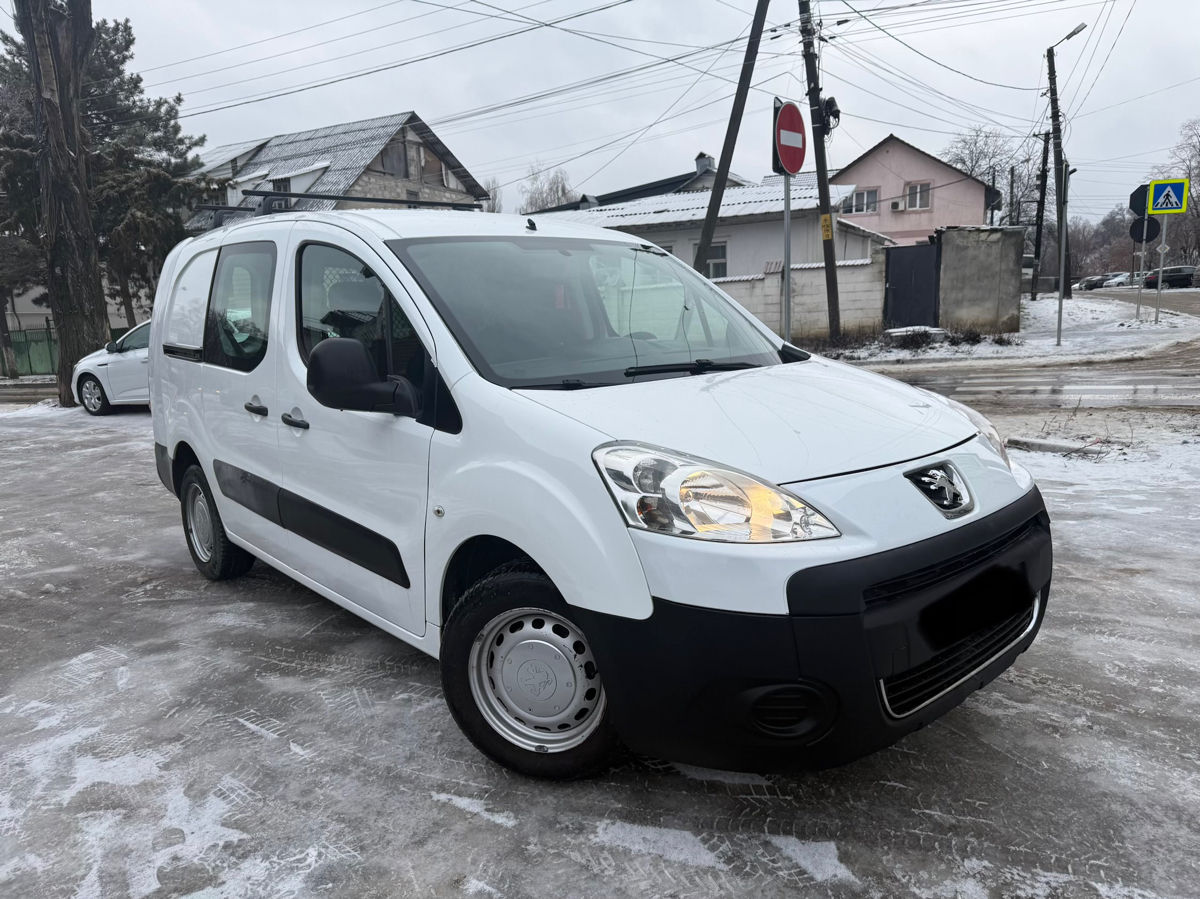 Peugeot Partner an. 2013 cu rulaj 217000 km, Diesel, 5900 €