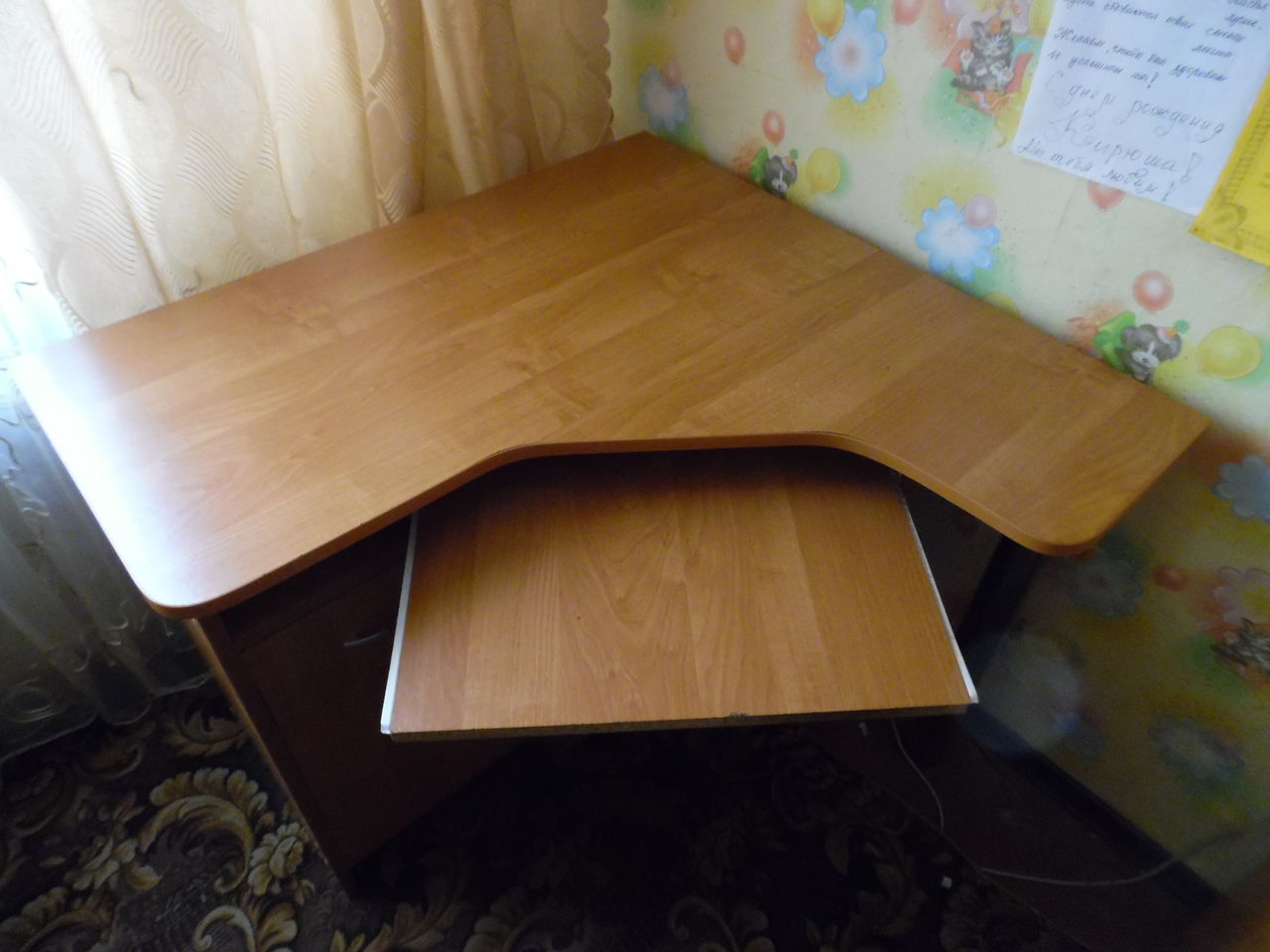 Угловой компьютерный стол+стул