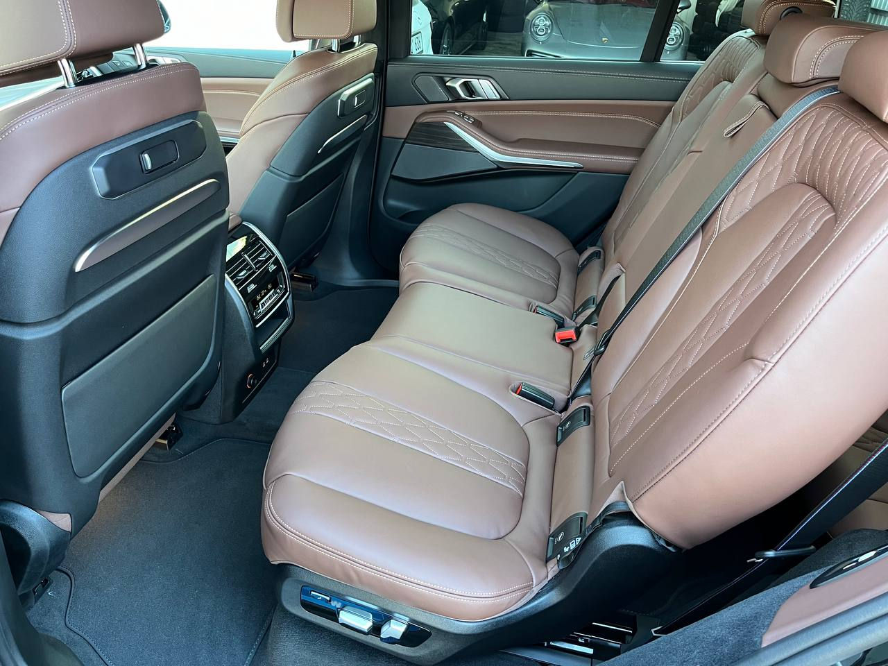 BMW X7 фото 16