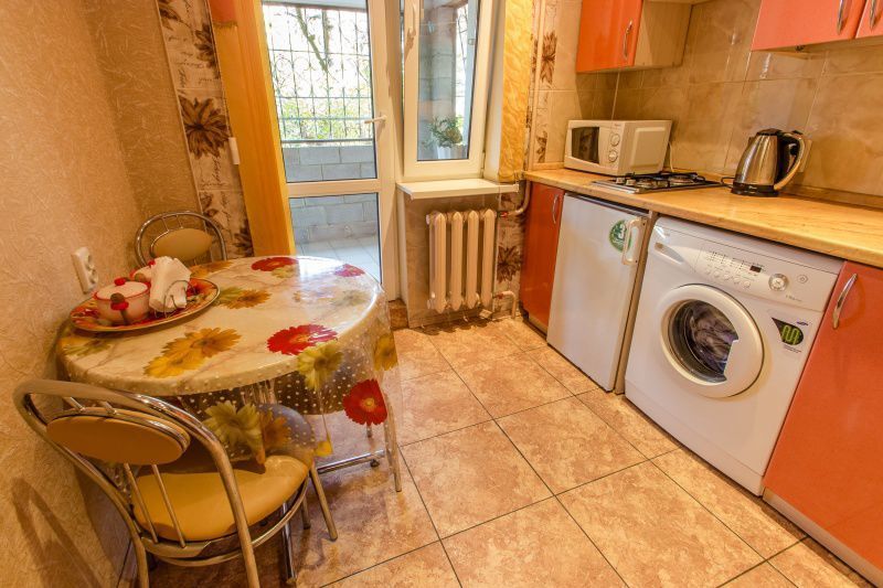 Primesc la gazda doua fete sau pereche in apartament cu o camera foto 0