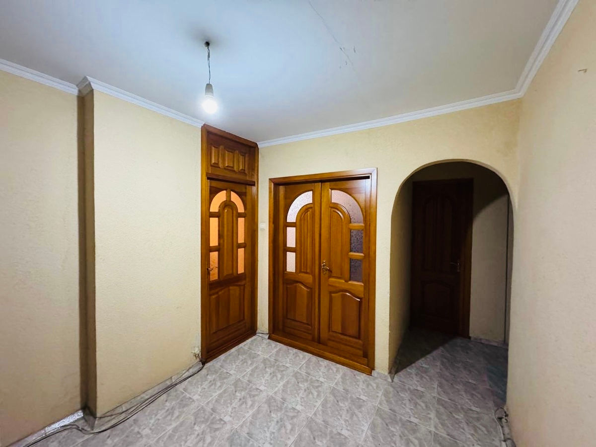 Apartament cu 2 camere, 60 m², Botanica, Chișinău foto 2