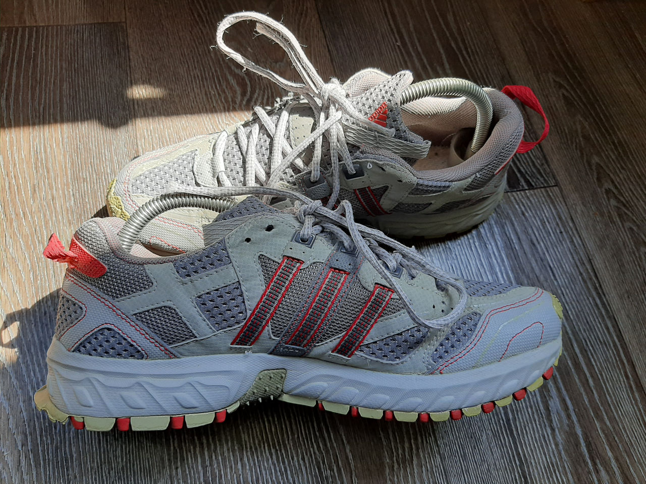 Фирменные кроссовки Adidas, размер 41