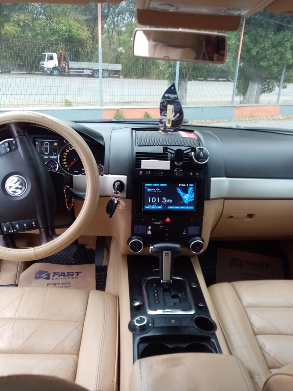 Volkswagen Touareg фото 3
