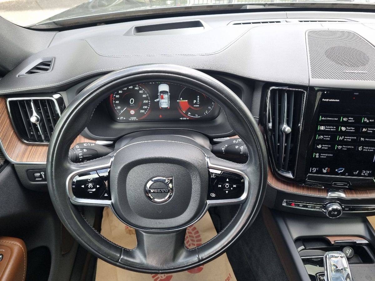 Volvo XC60 2020 photo 14