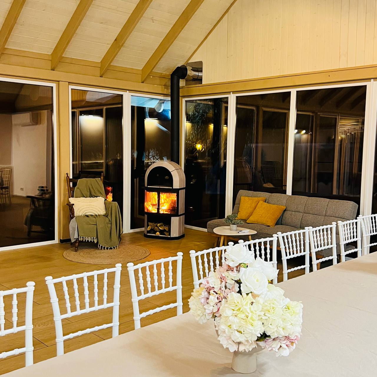 Chirie Foisor/ Terasa de tip închis – perfect pentru evenimentul dumneavoastră! foto 3