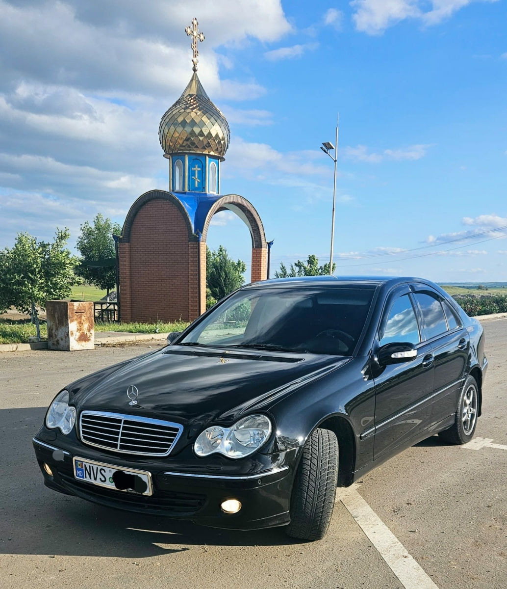 Mercedes C-Class фото 1