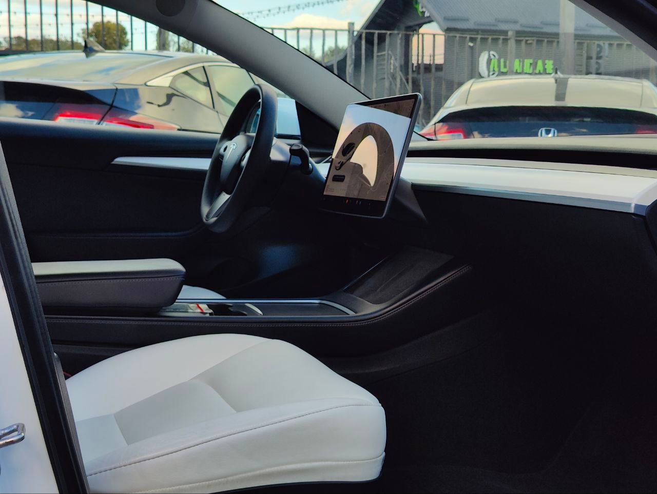 Tesla Model 3 фото 9