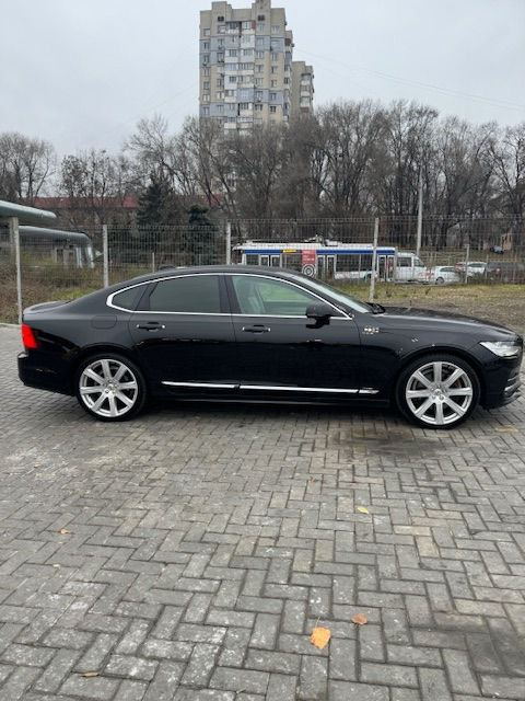 Volvo S90 foto 1