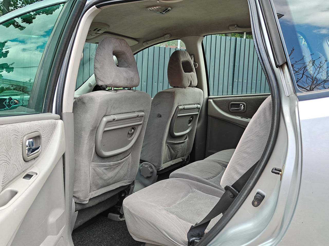 Nissan Almera Tino foto 10