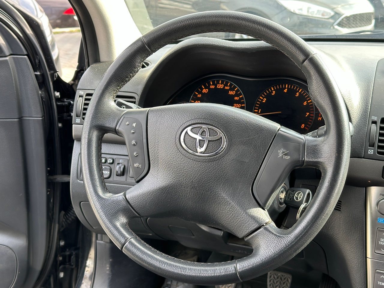 Toyota Avensis foto 12