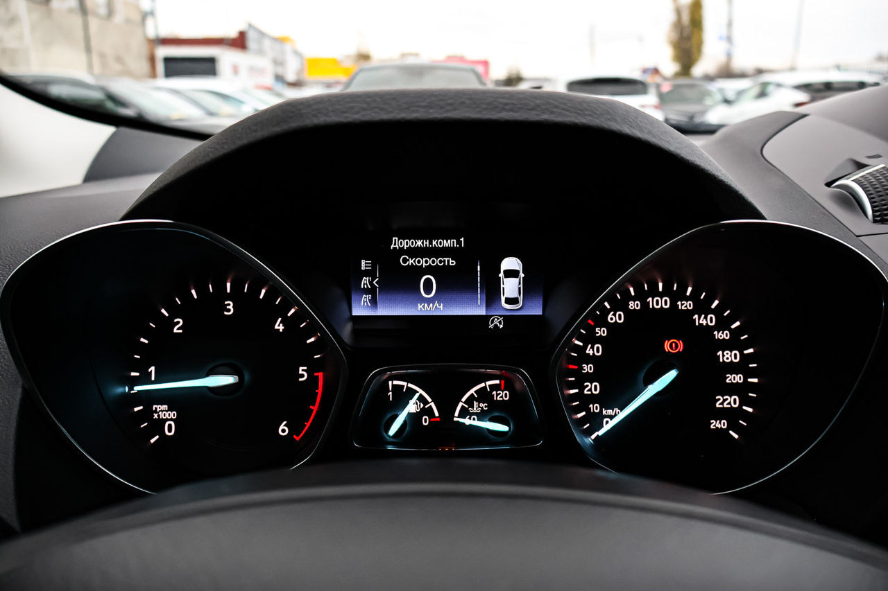 Ford Kuga foto 10