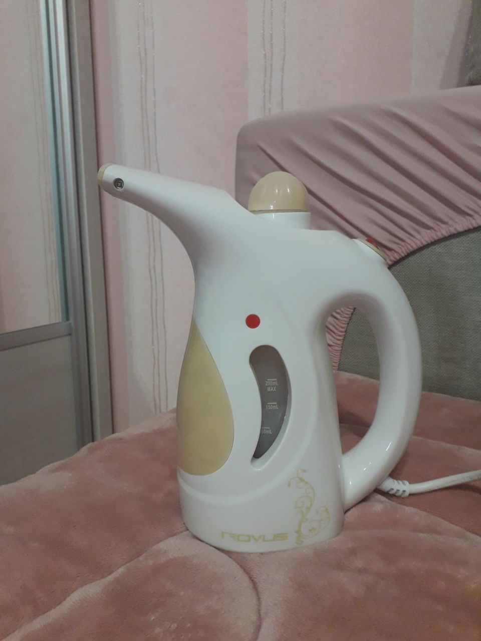 Curățitor cu aburi Rovus JQ188.La cumpărător real mai cedez...