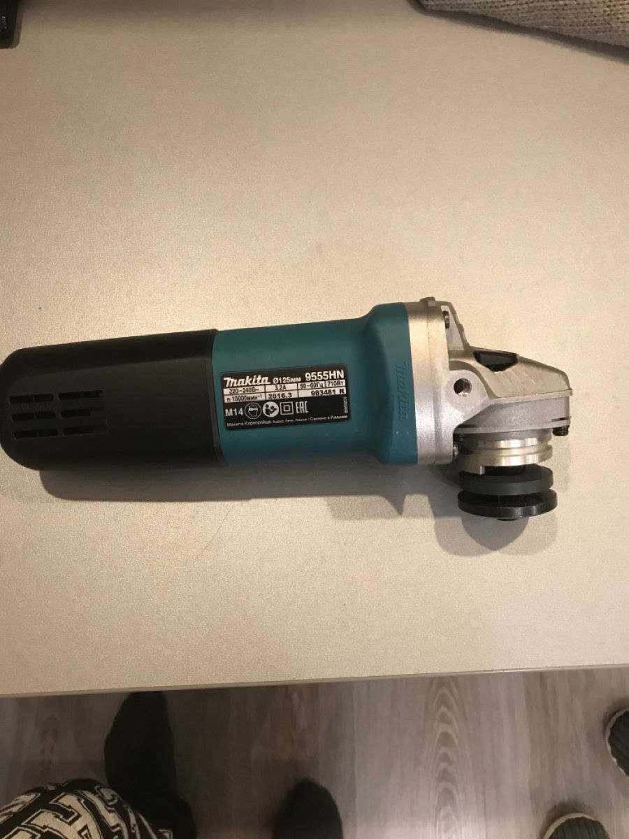 Болгарка makita 9555hn