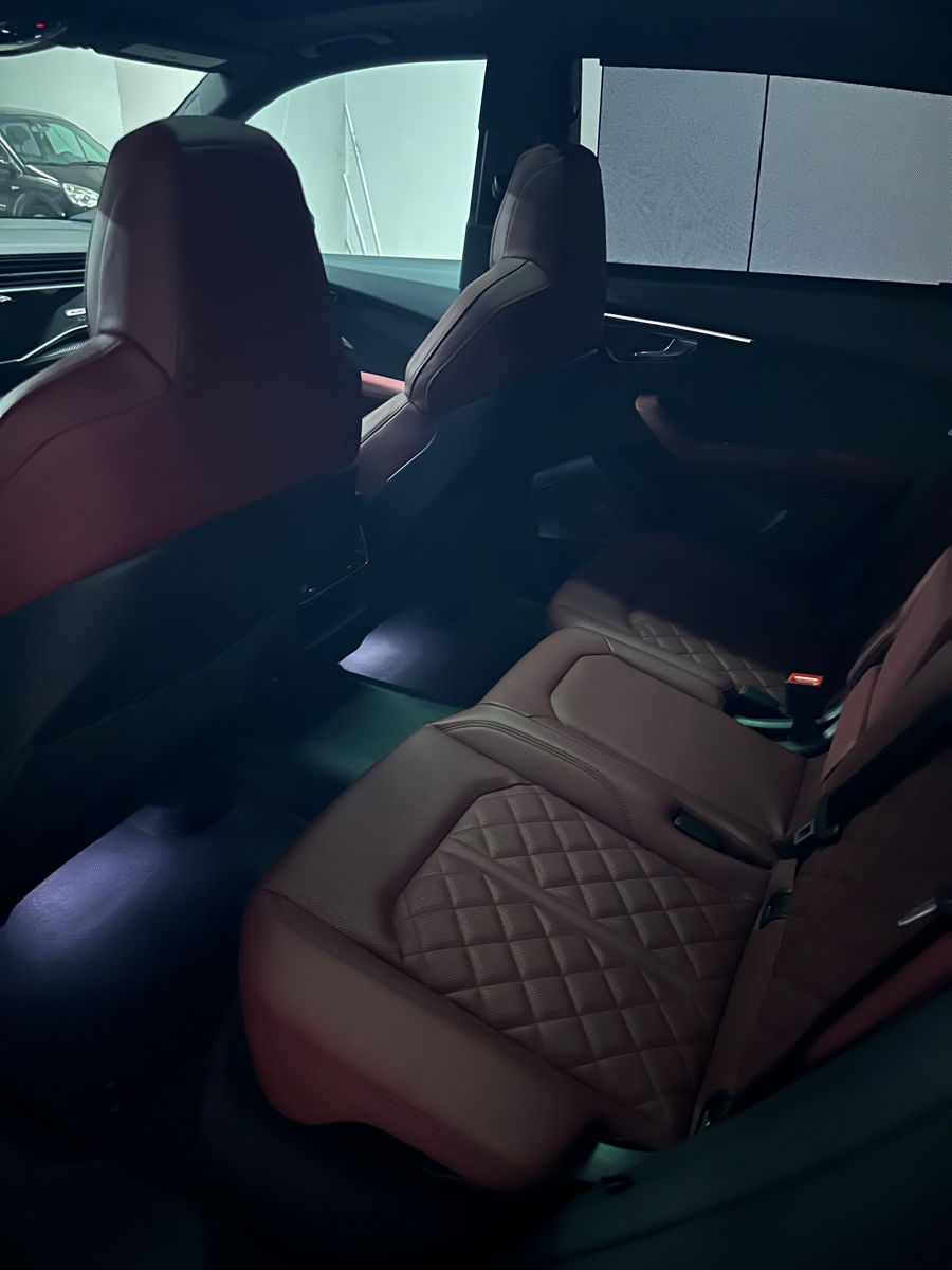 Audi RS Q8 foto 7