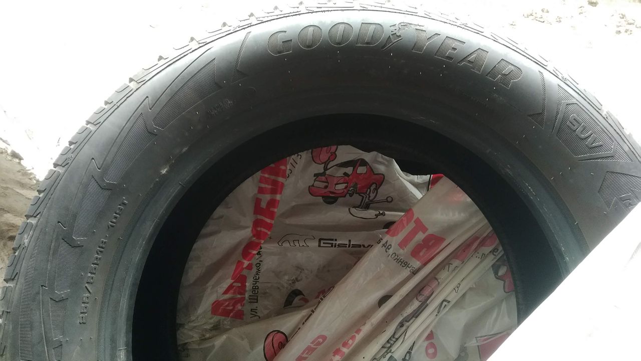 Зимняя резина Goodyear R18 255/55