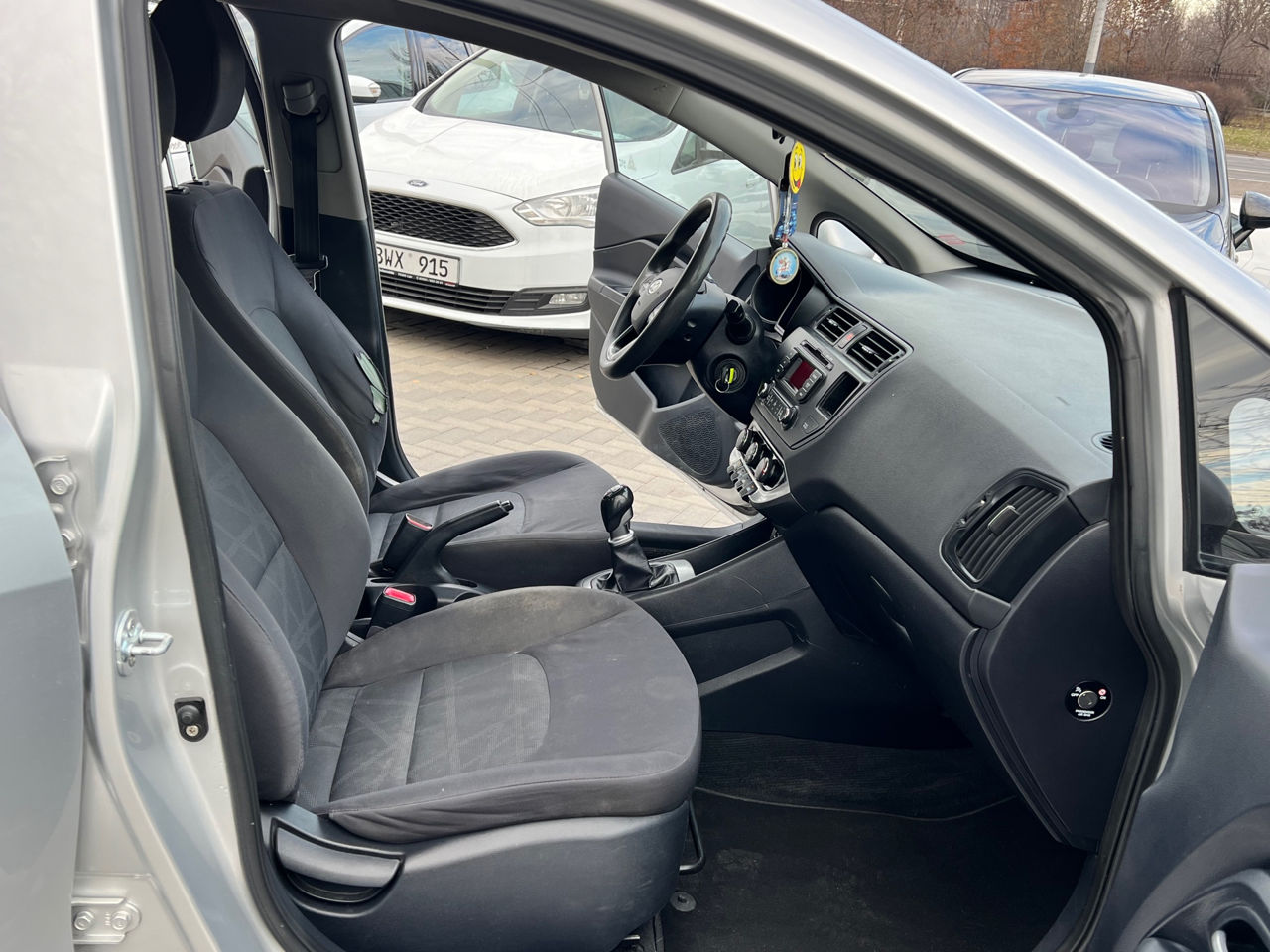 KIA Rio foto 15