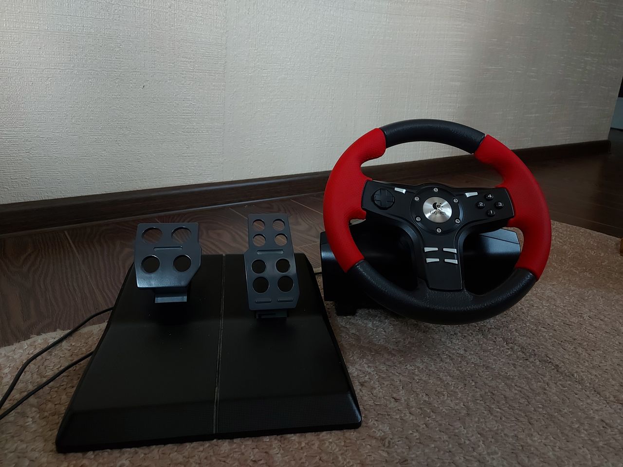 Vand volan Logitech Formula Force EX