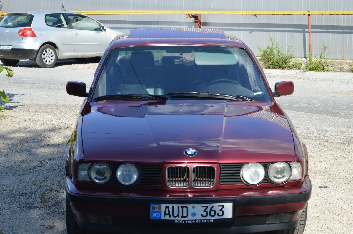 BMW 5 Series foto 2