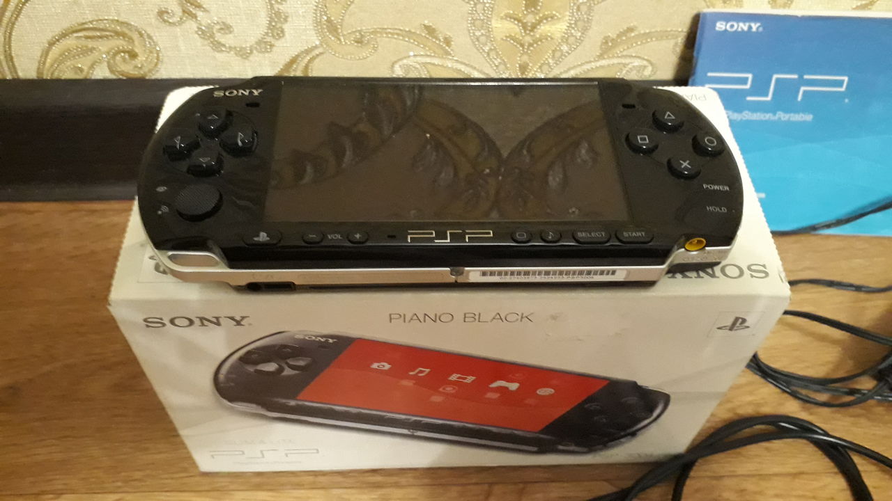 Продам PSP-3004 Slim Piano Black!