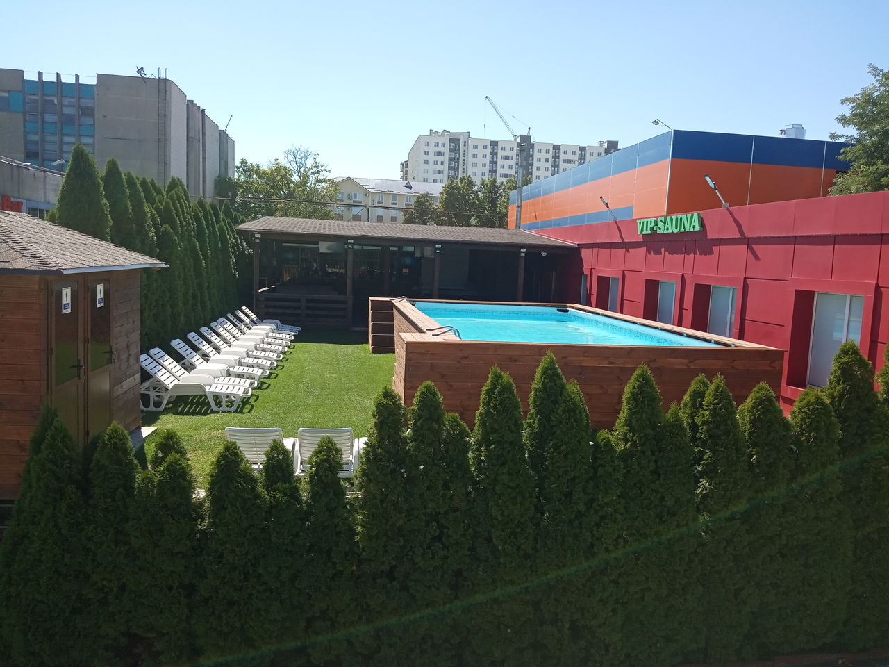 Arenda terasa piscina :Se da in chirie piscina cu terasa pe 9-12 ore sector Botanica Chisinau foto 1