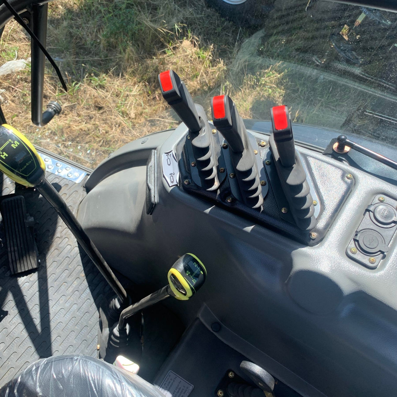 Новый трактор Tractor SADIN SD904 с фронтальным погрузчиком  90 л.с. в наличии в кишинёве. фото 11